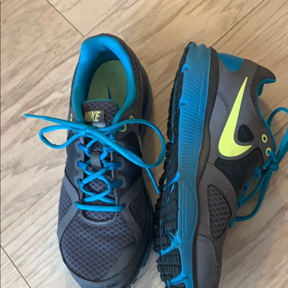 Nike cross training sneakers